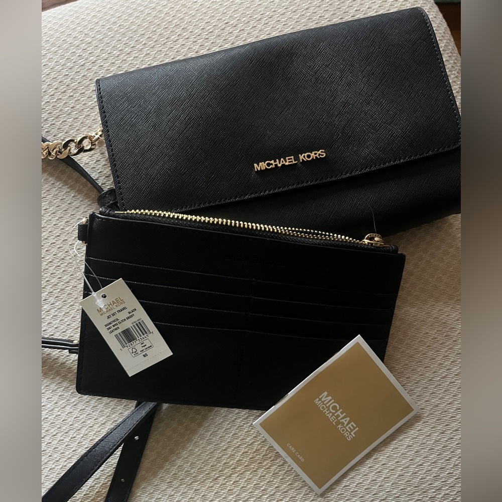 Michael Kors Women's Jet Set
Travel - Clutch Crossbody with Detachable Wallet - Picture 4 of 11